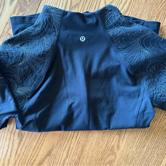 Lululemon pull over - Picture 2 of 4